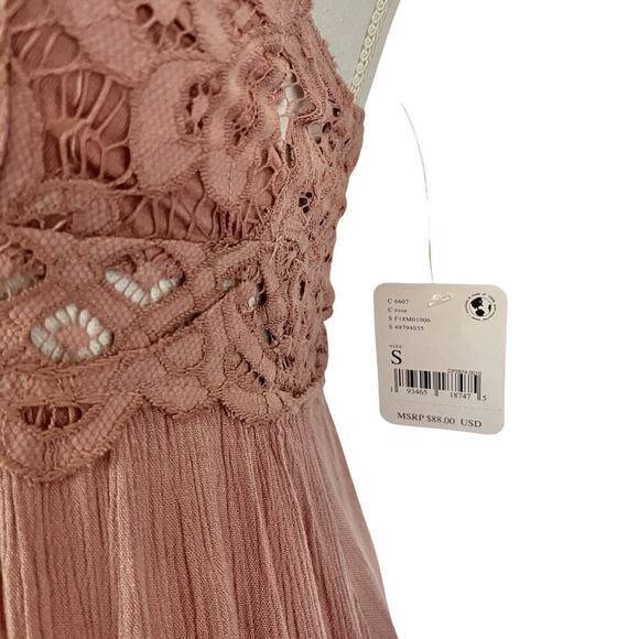 Free People Adella Slip Crochet Lace Mini Dress Size S Rose Pink Romantic NWT - Picture 7 of 9